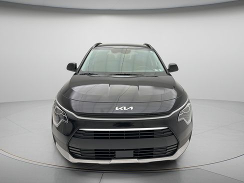 Used 2024 Kia Niro EX w/ EX Cold Weather Package FWD image 2