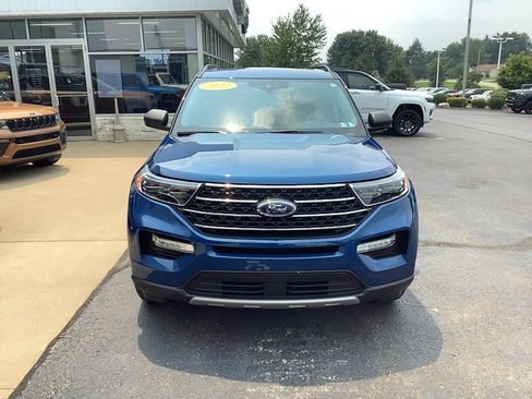 Used 2022 Ford Explorer XLT w/ Equipment Group 202A AWD/4WD image 2