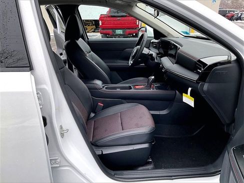 Used 2025 Nissan Kicks SR image 7