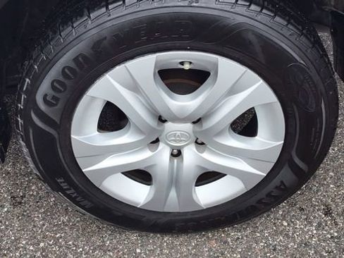 Used 2015 Toyota RAV4 LE image 11