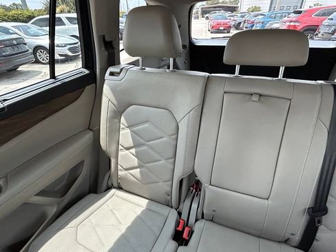 Used 2024 Volkswagen Atlas SE FWD image 12