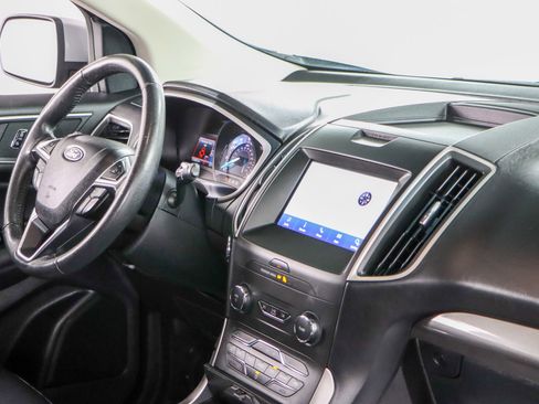 Used 2020 Ford Edge SEL image 25
