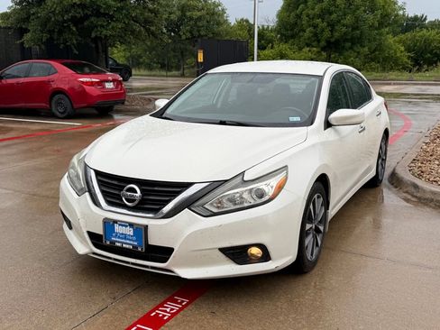 Used 2016 Nissan Altima 2.5 SV FWD image 1