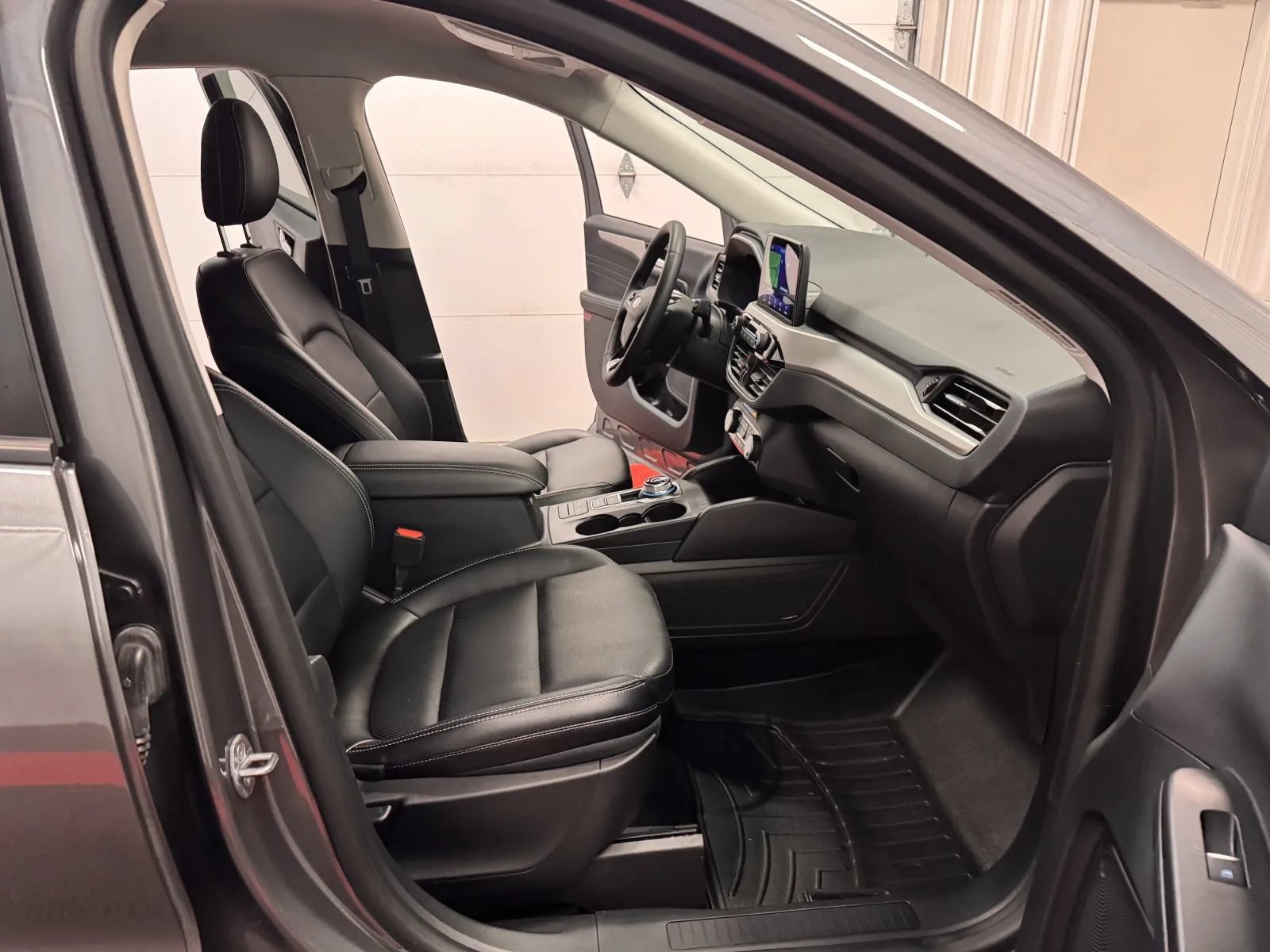 Used 2022 Ford Escape SEL FWD image 41