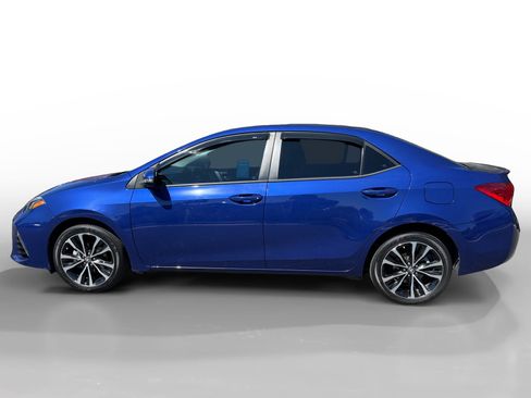 Used 2018 Toyota Corolla SE FWD image 2