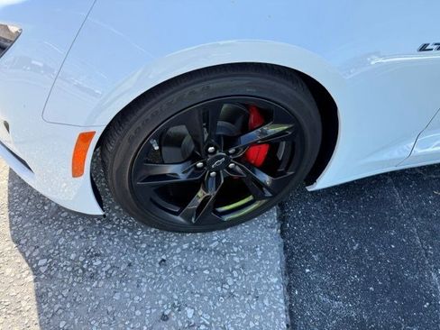 Used 2022 Chevrolet Camaro LT w/ RS Package image 9