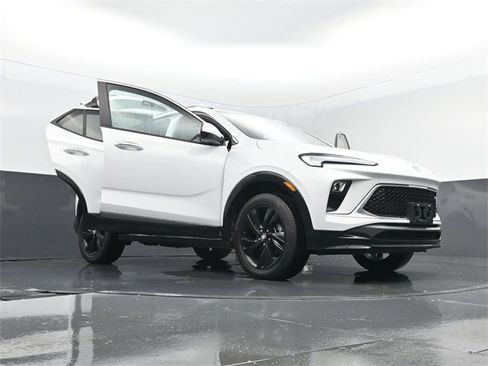 Used 2024 Buick Encore GX Sport Touring image 30