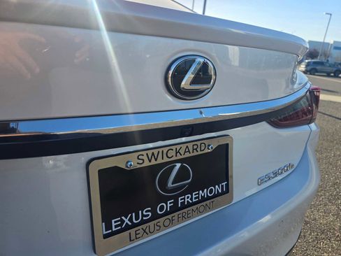 Used 2025 Lexus ES 300h w/ Premium Package image 16