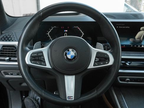 Used 2025 BMW X7 xDrive40i w/ M Sport Package AWD/4WD image 18