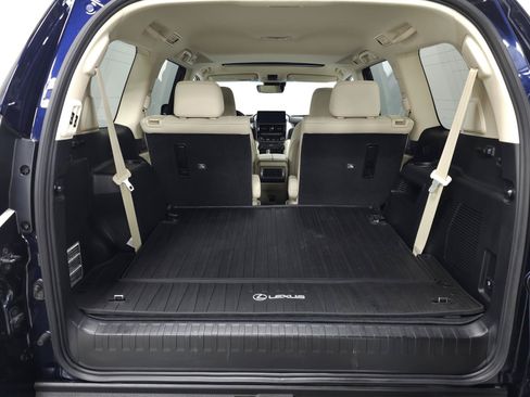 Used 2023 Lexus GX 460 Premium w/ Accessory Package AWD/4WD image 8