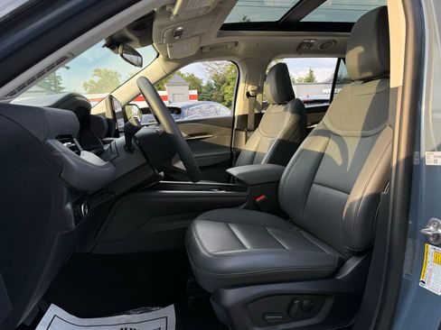 Used 2025 Ford Explorer Active w/ Active Comfort Package image 31