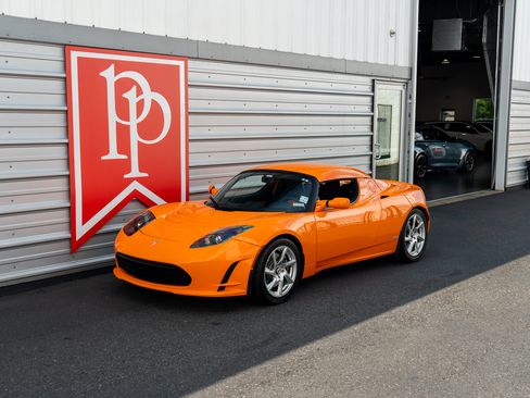 Used 2010 Tesla Roadster Sport RWD image 31
