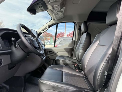 New 2026 Ford Transit 250 Low Roof w/ Load Area Protection Package RWD image 9