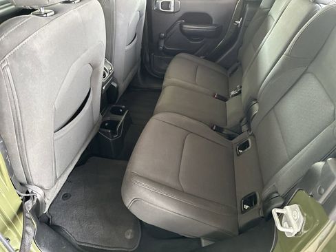 Used 2023 Jeep Gladiator Sport AWD/4WD image 27