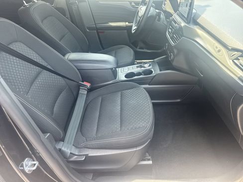 Used 2025 Ford Escape Active AWD/4WD image 13