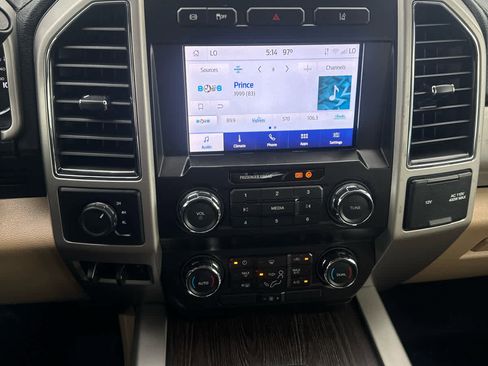 Used 2020 Ford F350 Lariat w/ Chrome Package AWD/4WD image 7
