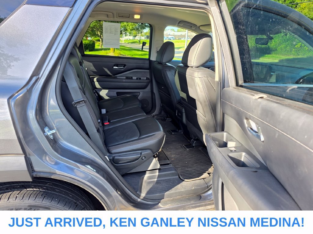 Certified 2024 Nissan Pathfinder SL AWD/4WD image 20