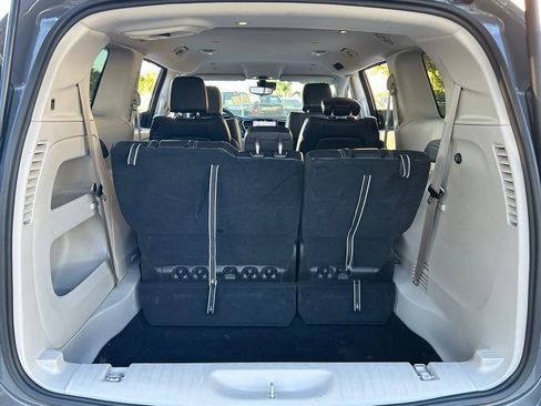 Used 2023 Chrysler Pacifica Touring-L image 46