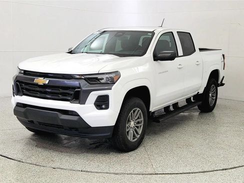 New 2026 Chevrolet Colorado LT w/ LT Convenience Package AWD/4WD image 3