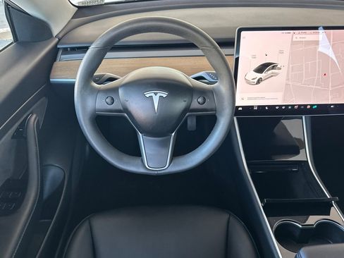 Used 2020 Tesla Model 3 Standard Range Plus image 14