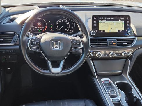 Used 2021 Honda Accord Touring image 11