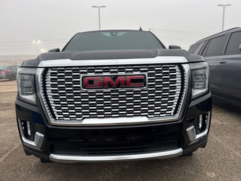 Used 2021 GMC Yukon Denali w/ Denali Premium Package image 2