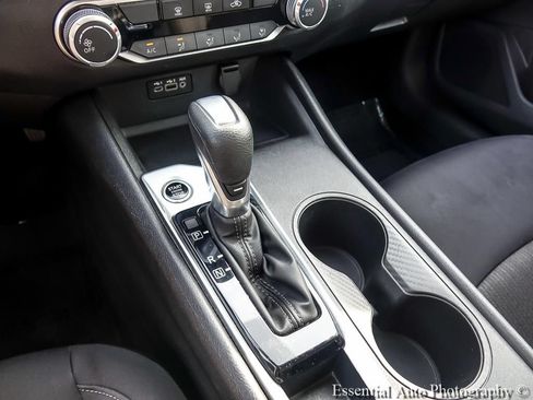 Used 2025 Nissan Altima 2.5 SV FWD image 19