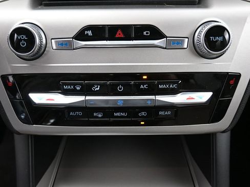 Certified 2022 Ford Explorer XLT w/ Equipment Group 202A image 27