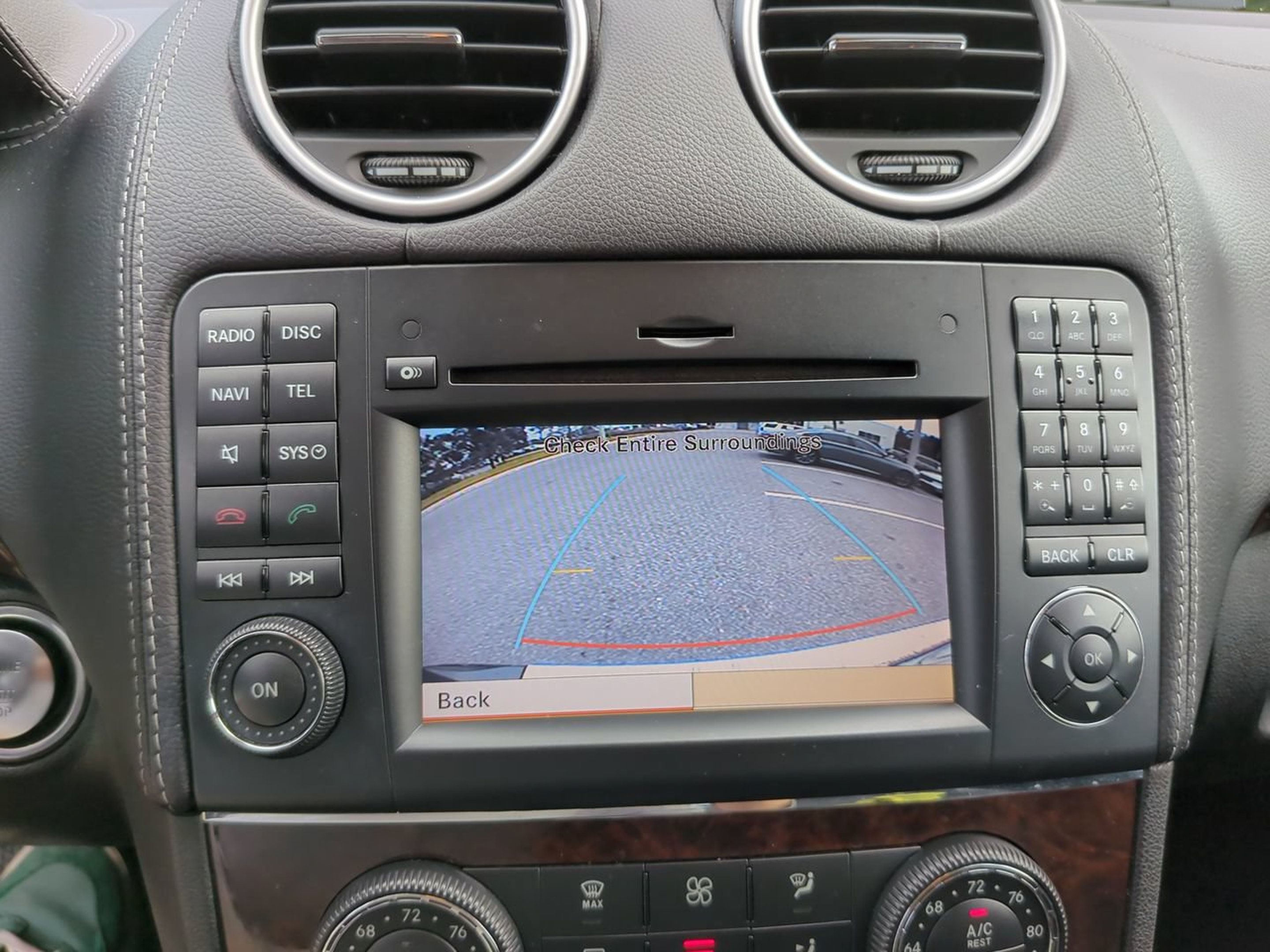 Used 2011 Mercedes-Benz GL 550 4MATIC image 29