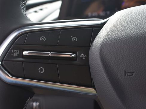 New 2026 Chevrolet Traverse LT w/ Driver Confidence Package FWD image 21