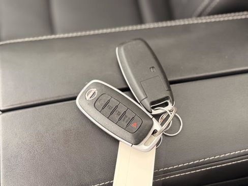 Used 2024 Nissan Rogue SL w/ SL Premium Package image 19