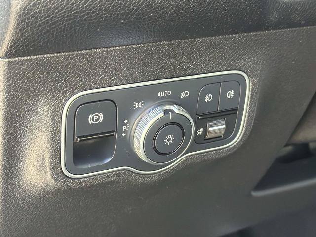 Used 2022 Mercedes-Benz GLB 250 image 21