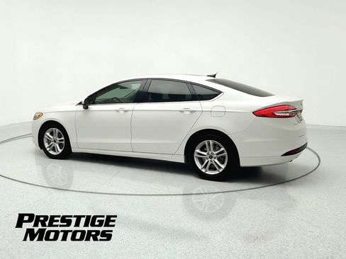 Used 2018 Ford Fusion SE FWD image 5