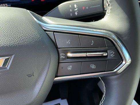 Used 2025 Chevrolet Equinox EV LT image 33