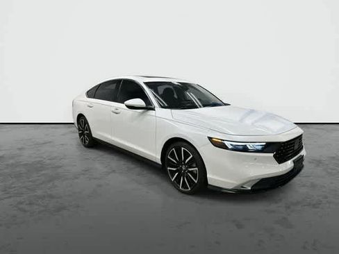 Used 2024 Honda Accord Touring image 5