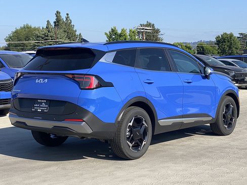 New 2026 Kia Sportage EX w/ EX Panorama Roof Package FWD image 3