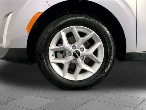 Certified 2024 Kia Soul S FWD image 9
