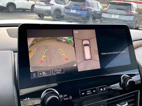 Used 2024 Nissan Armada SL w/ Captain's Chairs Package image 11