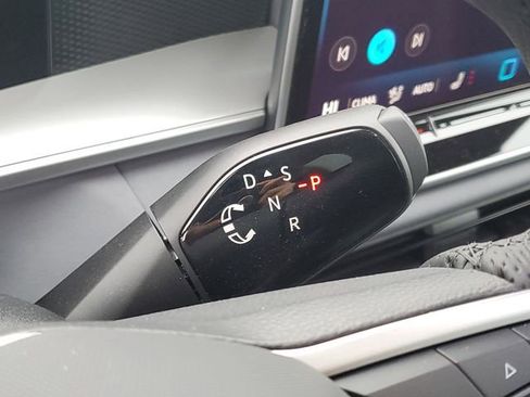 New 2026 Volkswagen Tiguan SE R-Line image 21