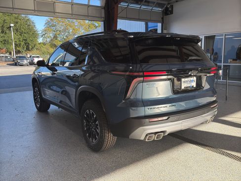New 2026 Chevrolet Traverse Z71 w/ Enhanced Driving Package image 5