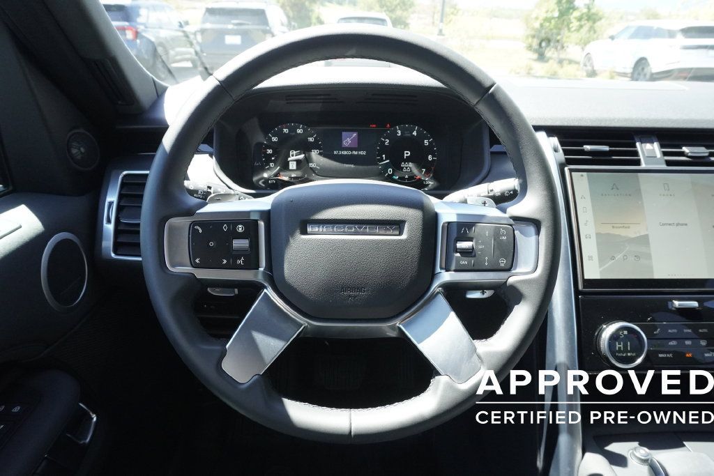 Used 2025 Land Rover Discovery S AWD/4WD image 10
