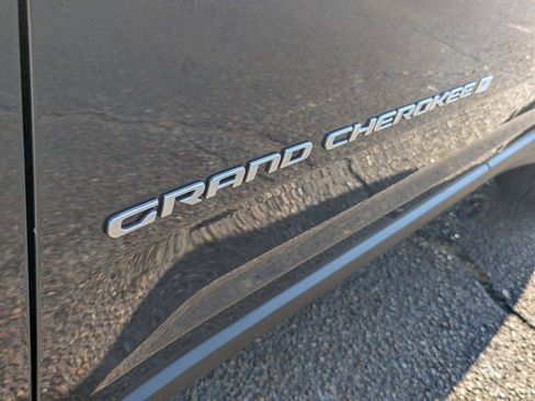 New 2026 Jeep Grand Cherokee Limited RWD image 23