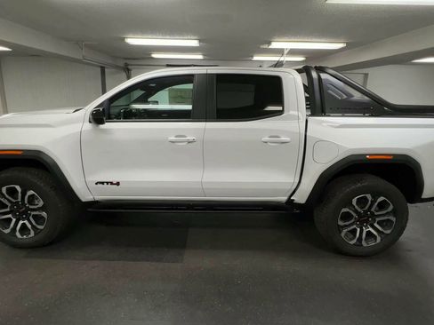 New 2025 GMC Canyon AT4 w/ Nightfall Edition image 40