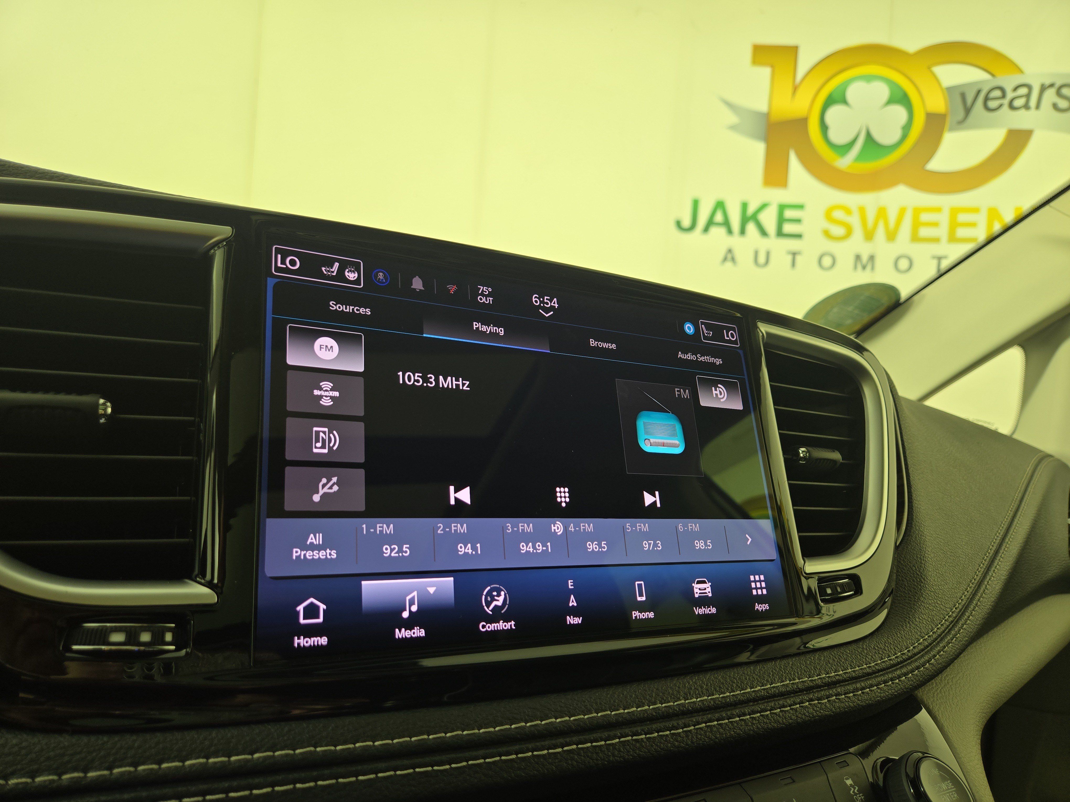 Used 2024 Chrysler Pacifica Limited FWD image 20