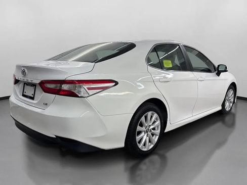 Used 2018 Toyota Camry LE FWD image 10