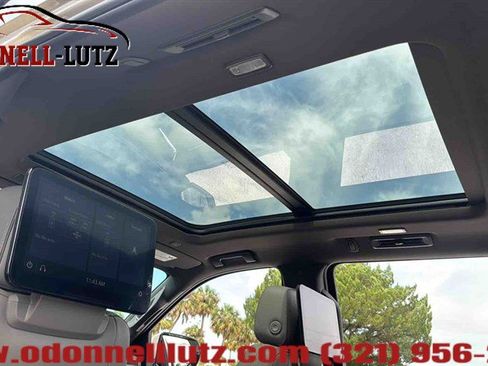 Used 2021 GMC Yukon XL SLT w/ SLT Premium Package AWD/4WD image 25