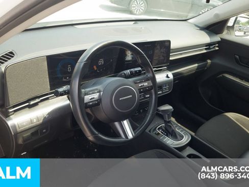 Used 2025 Hyundai Kona SEL FWD image 5
