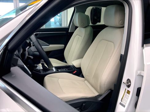 Used 2022 Audi Q3 2.0T Premium w/ Convenience Package image 8