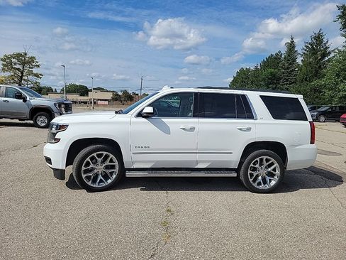 Used 2019 Chevrolet Tahoe LT w/ LT Signature Package AWD/4WD image 5
