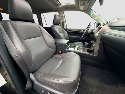 Used 2018 Lexus GX 460 w/ Navigation Package AWD/4WD image 29